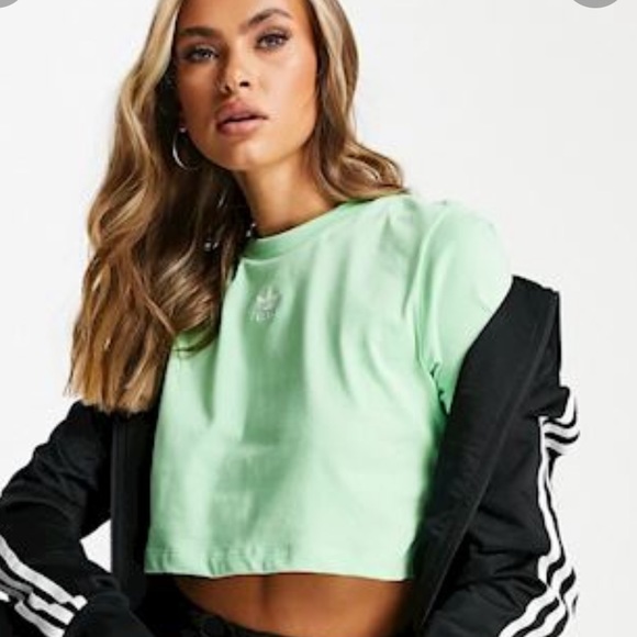 adidas Tops - adidas logo tee Originals Essentials cropped t-shirt in mint-Green